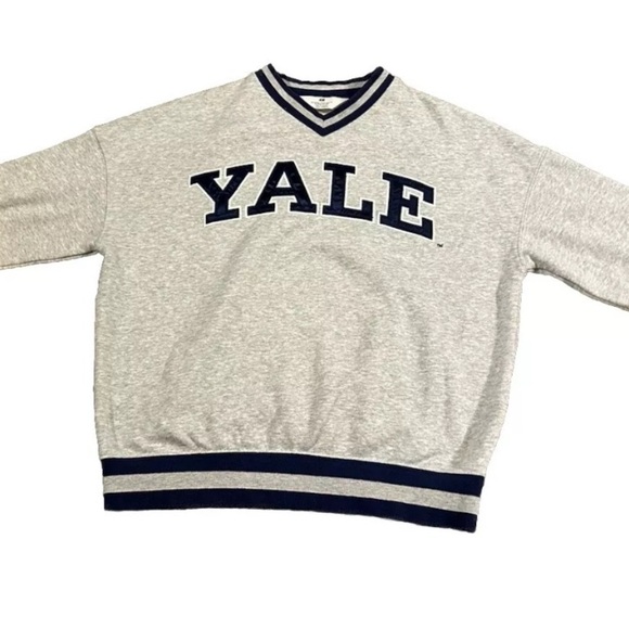 H&M Kids Yale University Gray Sweater with Blue Collar & Cuff Trim EUC - Picture 1 of 4